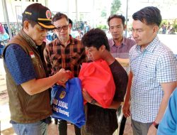 Bupati Parimo Salurkan Bantuan untuk Ribuan KK Terdampak Pasca Banjir