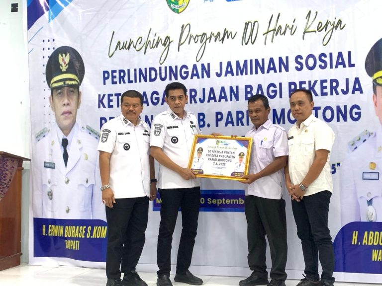 Bupati Parimo Luncurkan Jamsostek Pekerja Rentan