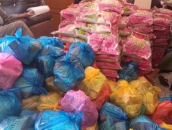 Koperasi Rakyat Sejahtera Salurkan Bantuan Paket Sembako Kepada Warga