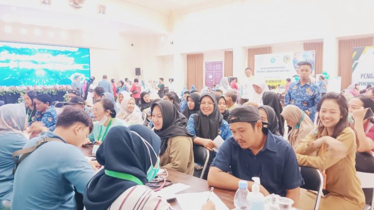 167 Tenaga Medis Terjun Langsung di Pengabdian Masyarakat HKN 2025 di Parimo