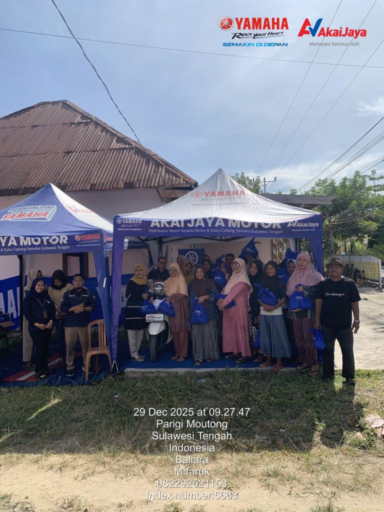 Yamaha Akai Jaya Motor Parigi Bagi Sembako sebagai Bentuk Apresiasi Warga di Desa Baliara