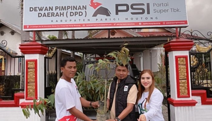 PSI Parimo Serahkan 200 Bibit Durian Montong Untuk Perkuat Kemandirian Ekonomi Kader