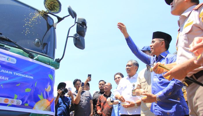 Gubernur Sulteng Lepas Ekspor Raya Durian Beku ke Tiongkok