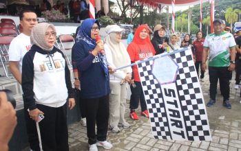 Hardiknas 2026 di Parimo Diawali Jalan Santai, Kadis Pendidikan Dorong Transformasi Pendidikan Digital
