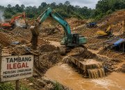 Alat Berat Milik Andre Leluasa Mengeruk Lokasi Tambang Ilegal, Diduga Kerabat Dekat Oknum Aparat