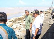 Tanggul Rusak Diterjang Gelombang, Wabup Parimo Dorong Penanganan Abrasi Sidoan