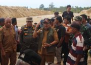 Tinjau Lokasi Banjir Air Panas, Wabup Abdul Sahid Janji Gerak Cepat Pulihkan Akses Warga