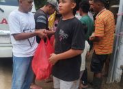 Anggota DPRD Parimo Salurkan Bantuan Makanan Siap Saji untuk Korban Banjir Bandang Avolua